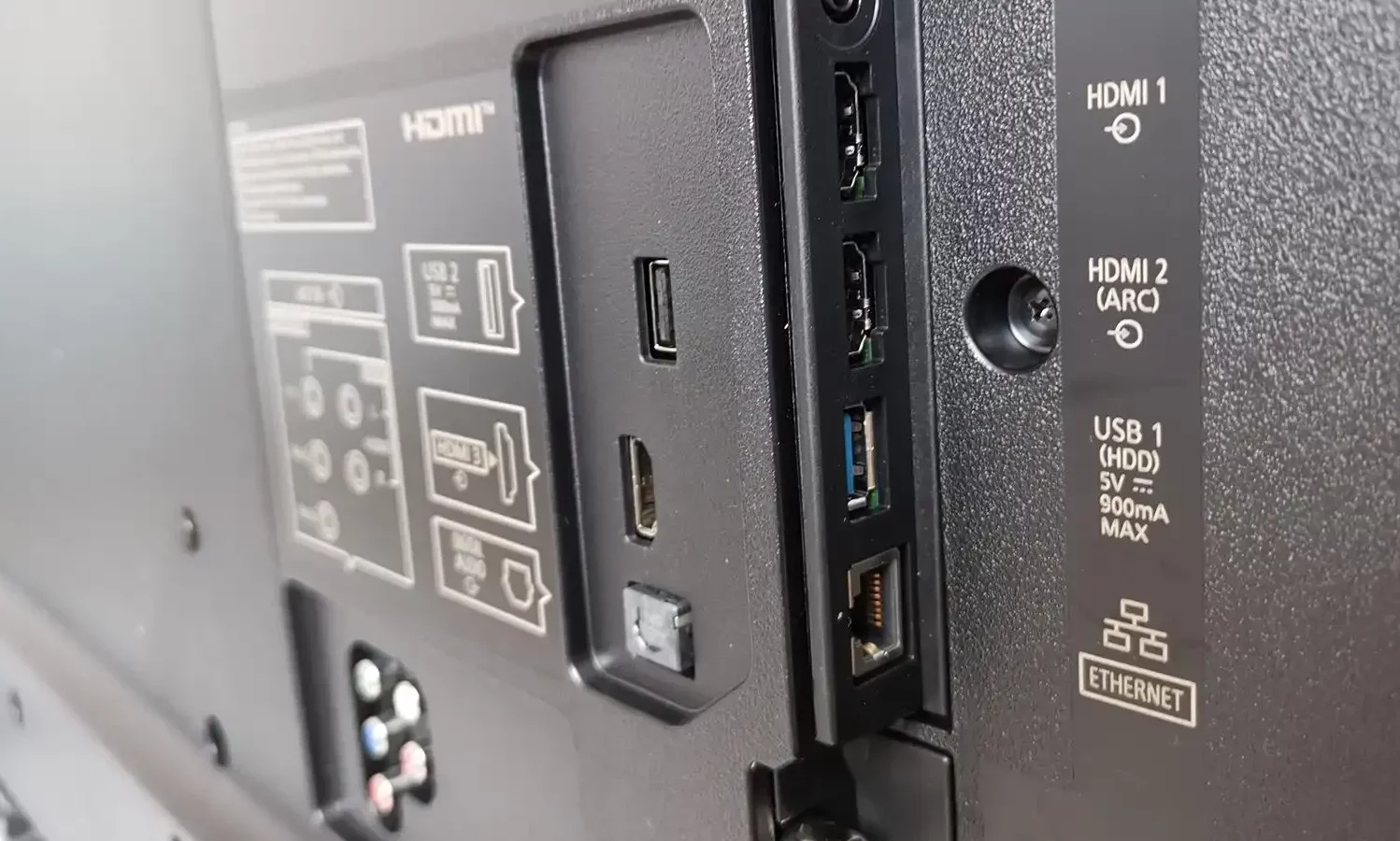 tv with hdmi port